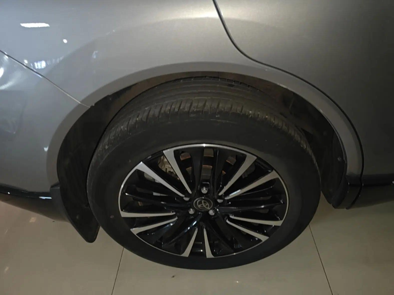 Toyota Venza 2022 2.0L CVT Two-Wheel Drive Prestige Edition — миниатюра 13