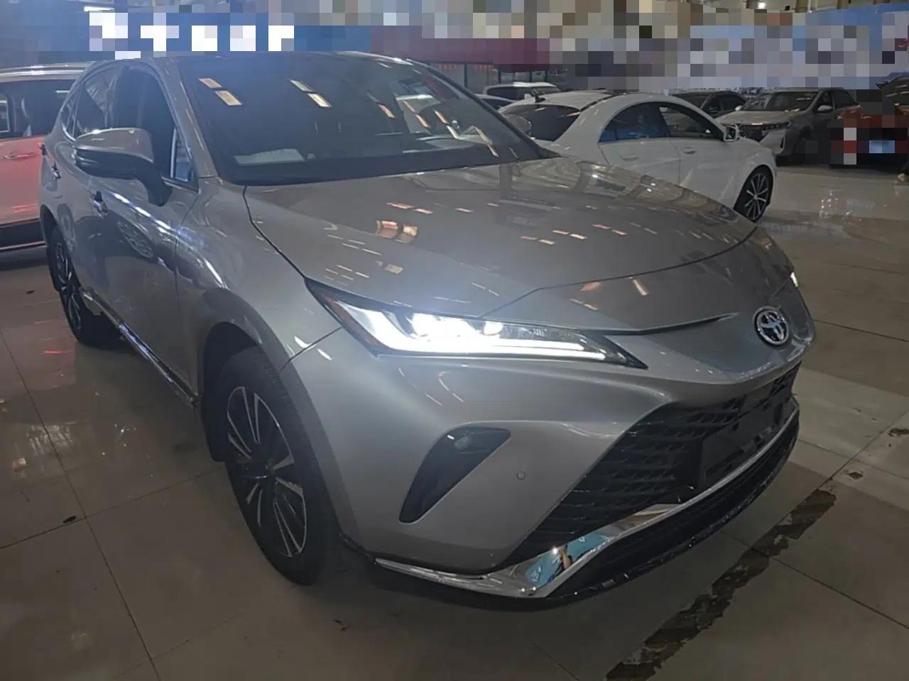 Toyota Venza 2022 2.0L CVT Two-Wheel Drive Prestige Edition — миниатюра 3