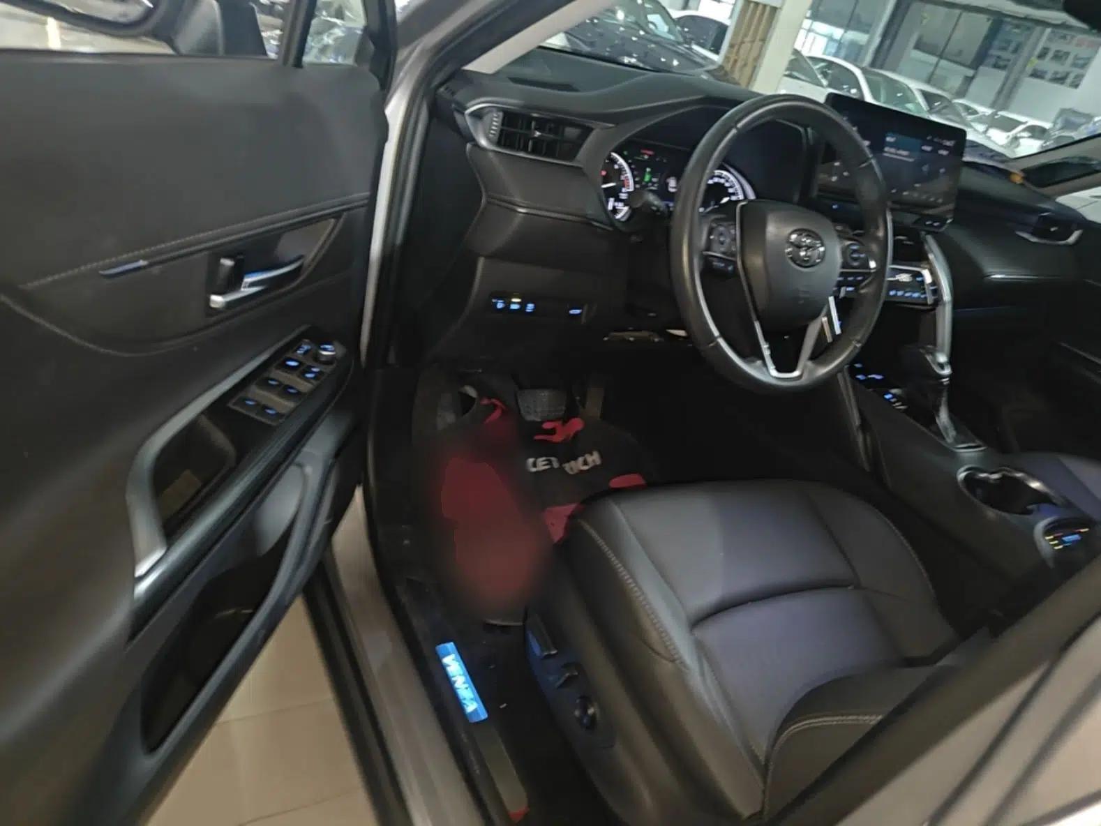 Toyota Venza 2022 2.0L CVT Two-Wheel Drive Prestige Edition — миниатюра 25