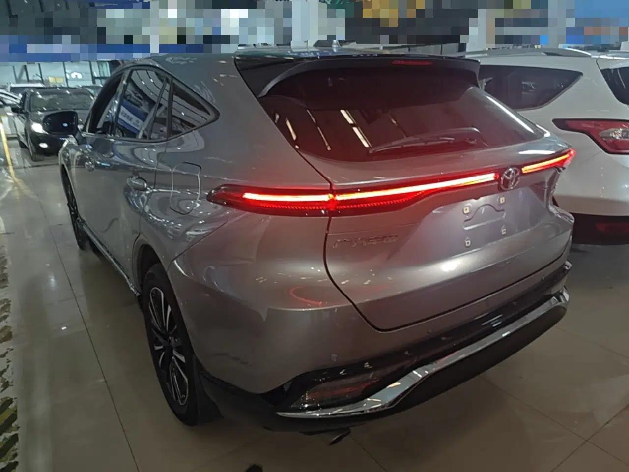 Toyota Venza 2022 2.0L CVT Two-Wheel Drive Prestige Edition — миниатюра 4