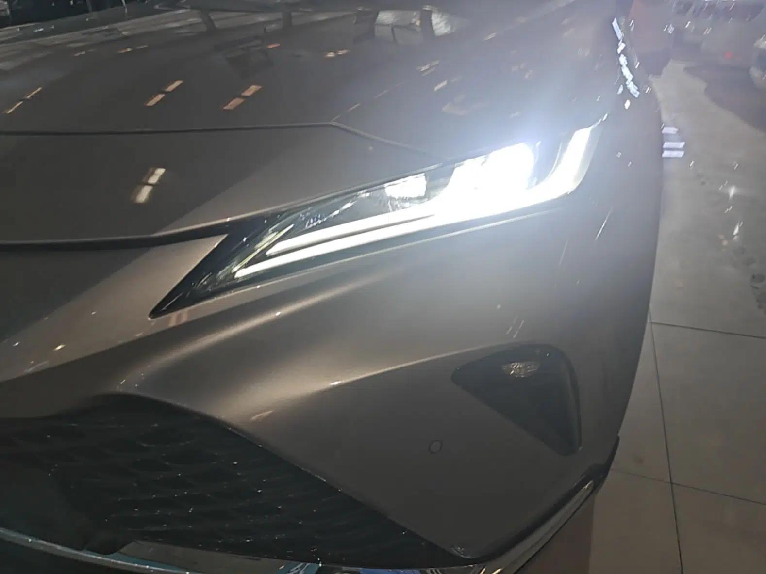 Toyota Venza 2022 2.0L CVT Two-Wheel Drive Prestige Edition — миниатюра 8
