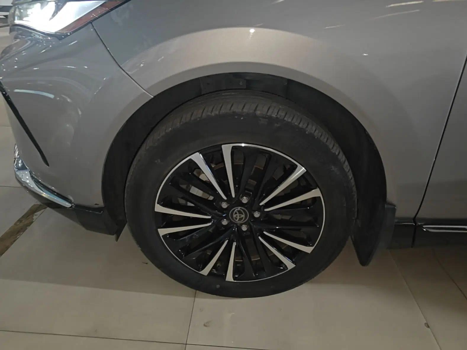 Toyota Venza 2022 2.0L CVT Two-Wheel Drive Prestige Edition — миниатюра 10