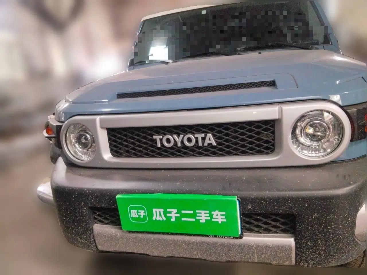 Toyota FJ Cruiser 2021 Toyota FJ Cruiser, automatic transmission, 4.0L engine, two-door, five-seater (parallel import). — миниатюра 2