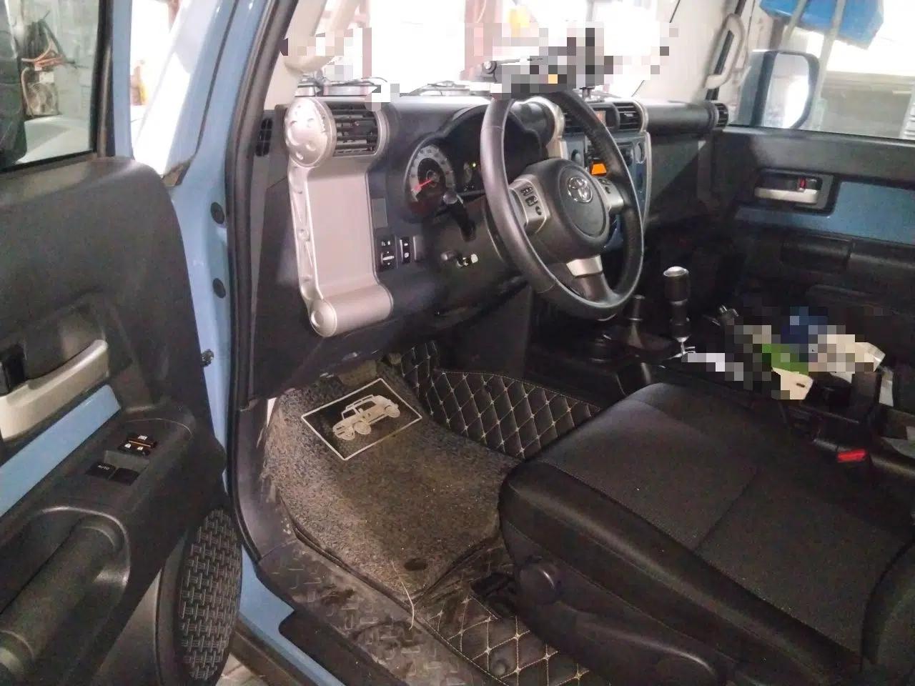 Toyota FJ Cruiser 2021 Toyota FJ Cruiser, automatic transmission, 4.0L engine, two-door, five-seater (parallel import). — миниатюра 16