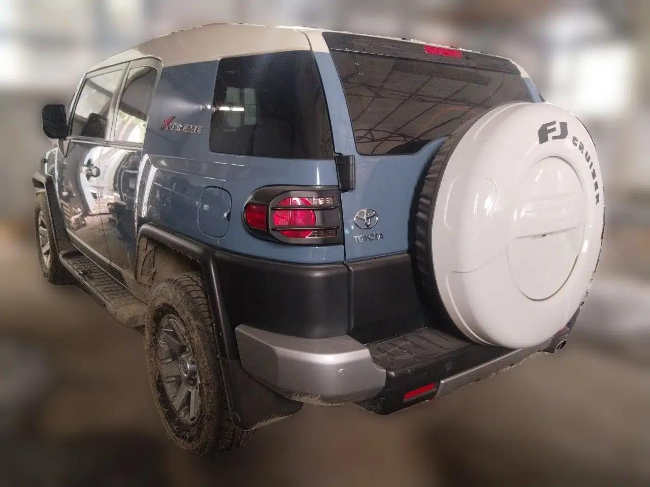 Toyota FJ Cruiser 2021 Toyota FJ Cruiser, automatic transmission, 4.0L engine, two-door, five-seater (parallel import). — миниатюра 4