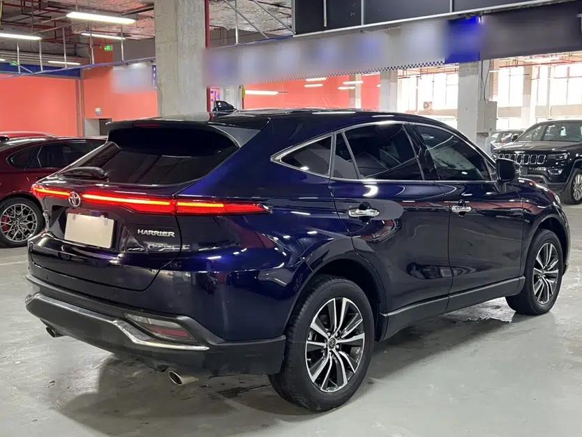 Toyota Harrier 2022 2.0L CVT Two-Wheel Drive Luxury Edition — миниатюра 16