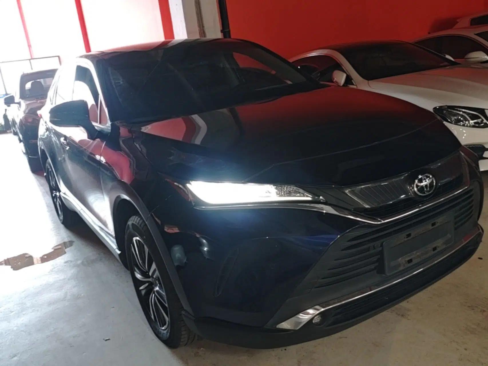 Toyota Harrier 2022 2.0L CVT Two-Wheel Drive Luxury Edition — миниатюра 3