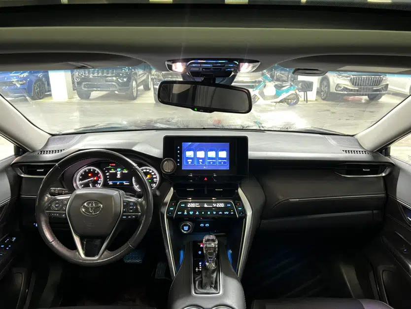 Toyota Harrier 2022 2.0L CVT Two-Wheel Drive Luxury Edition — миниатюра 38