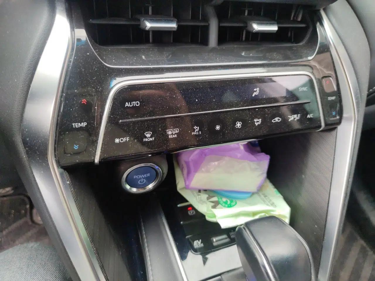 Toyota Harrier 2022 Dual-Engine 2.5L CVT Two-Wheel Drive Luxury Edition — миниатюра 13