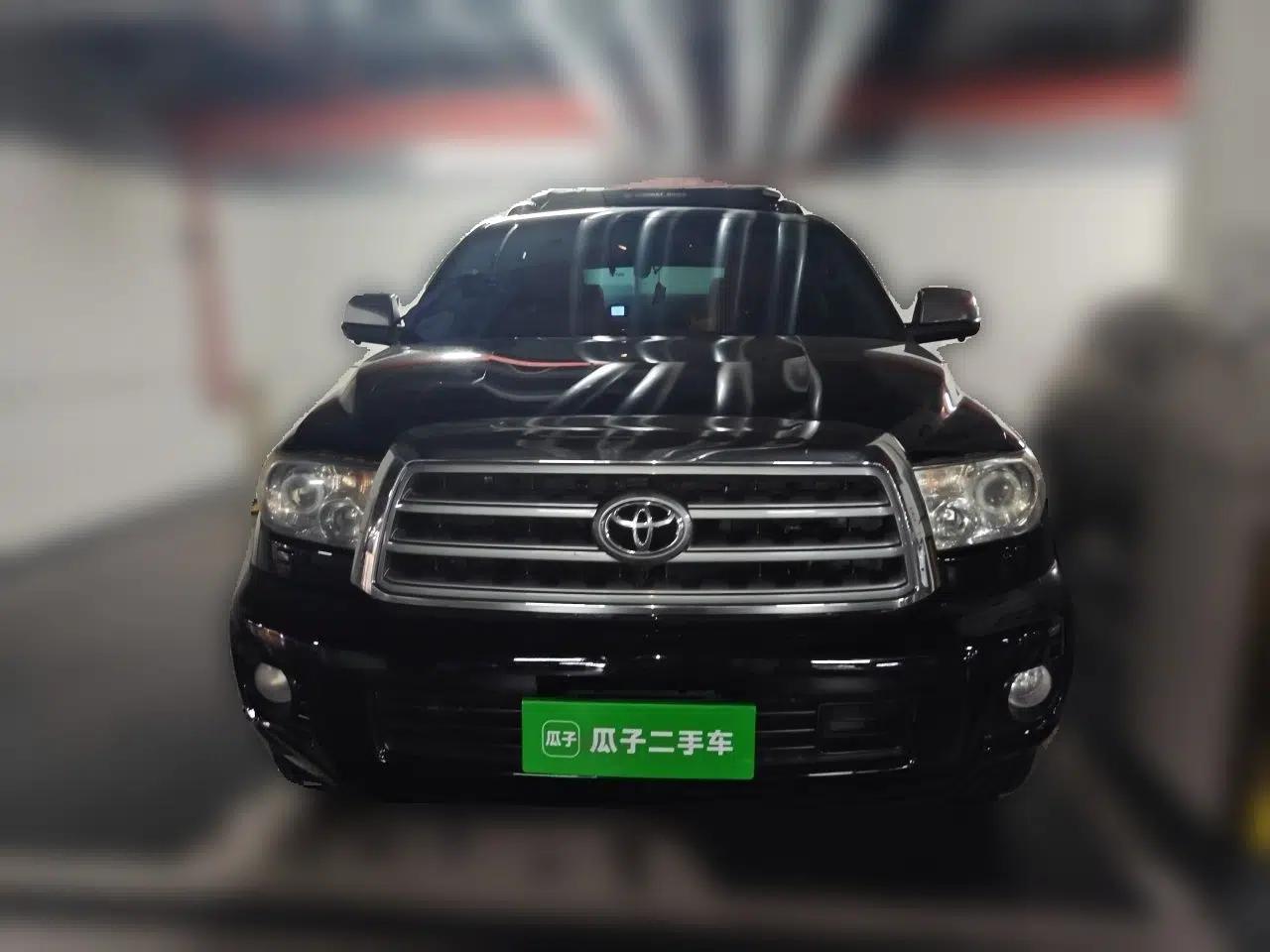 Toyota Sequoia Toyota Sequoia 2011, 5.7-liter V8, automatic transmission, gasoline, seven seats, parallel import. — миниатюра 2