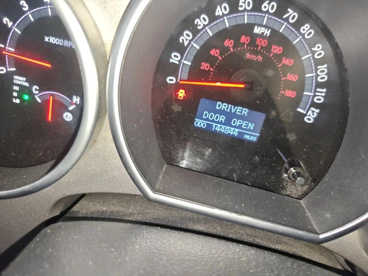 Toyota Sequoia Toyota Sequoia 2011, 5.7-liter V8, automatic transmission, gasoline, seven seats, parallel import. — миниатюра 12