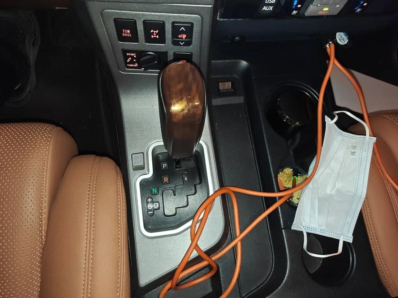 Toyota Sequoia Toyota Sequoia 2011, 5.7-liter V8, automatic transmission, gasoline, seven seats, parallel import. — миниатюра 14
