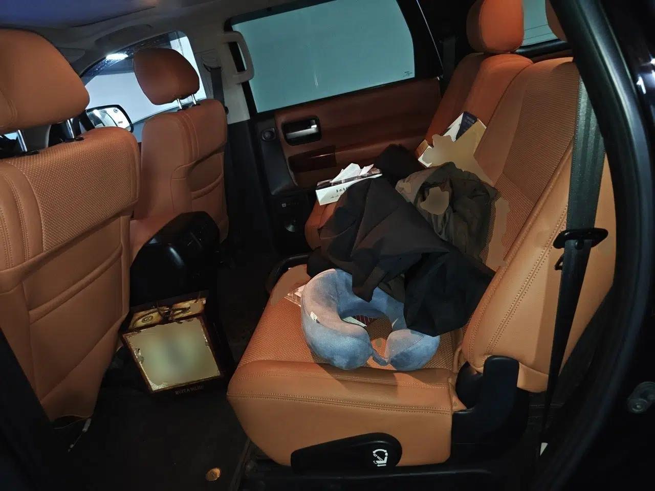Toyota Sequoia Toyota Sequoia 2011, 5.7-liter V8, automatic transmission, gasoline, seven seats, parallel import. — миниатюра 17