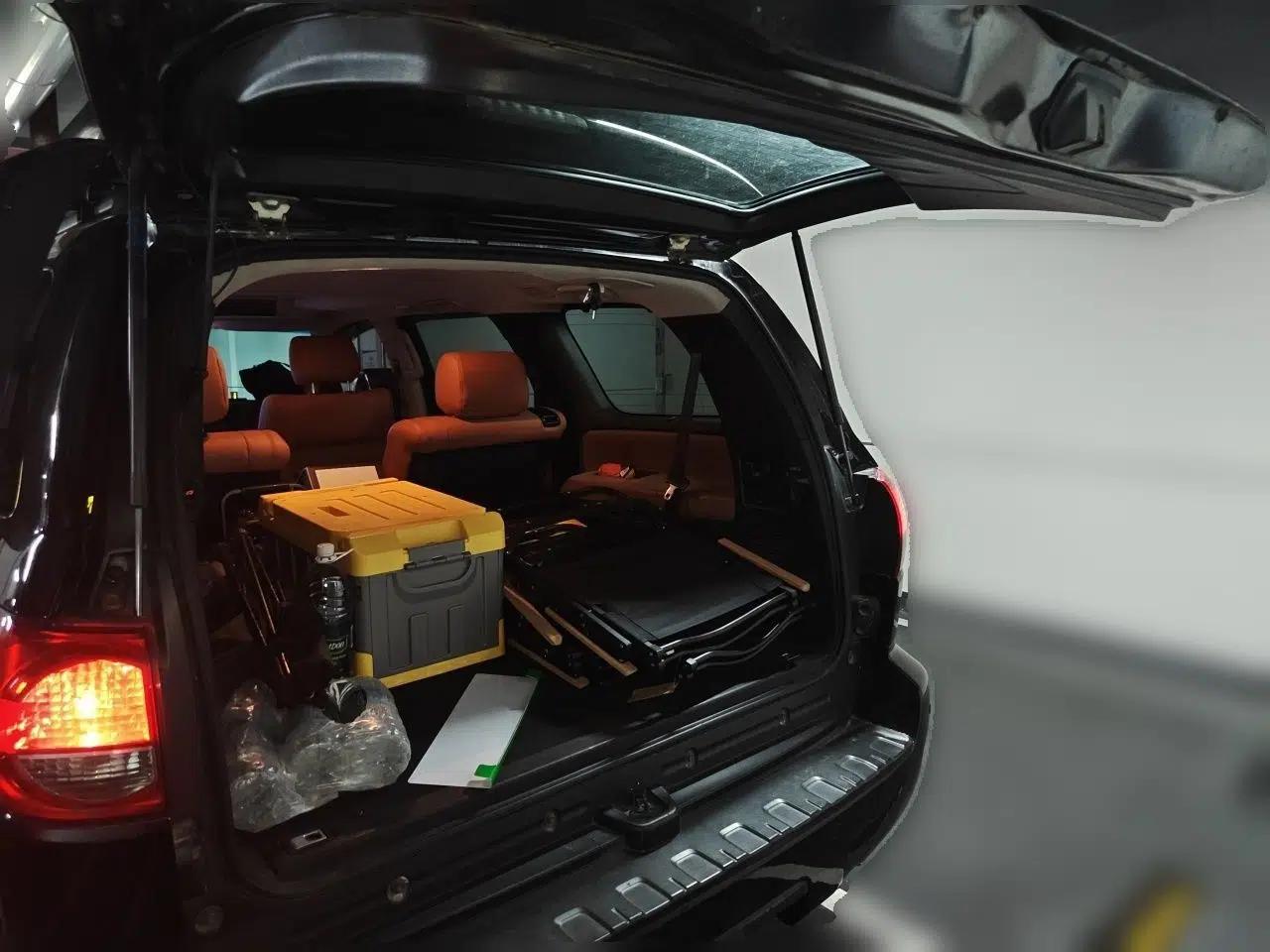 Toyota Sequoia Toyota Sequoia 2011, 5.7-liter V8, automatic transmission, gasoline, seven seats, parallel import. — миниатюра 19