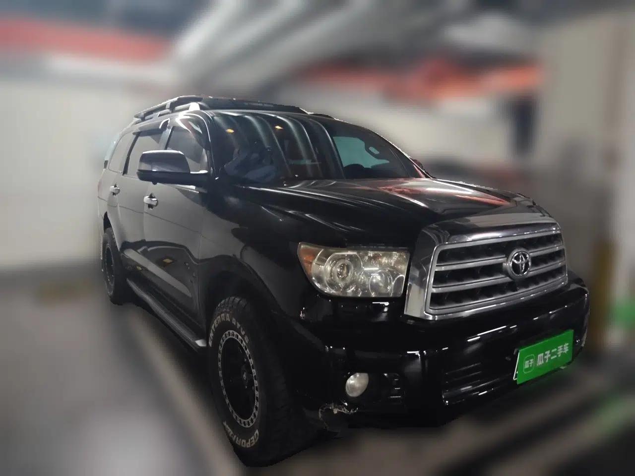 Toyota Sequoia Toyota Sequoia 2011, 5.7-liter V8, automatic transmission, gasoline, seven seats, parallel import. — миниатюра 3