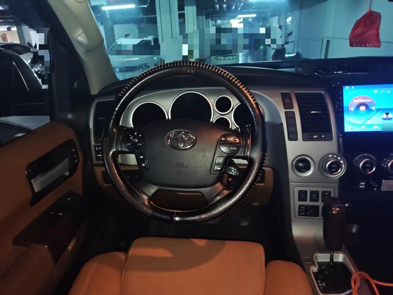 Toyota Sequoia Toyota Sequoia 2011, 5.7-liter V8, automatic transmission, gasoline, seven seats, parallel import. — миниатюра 10