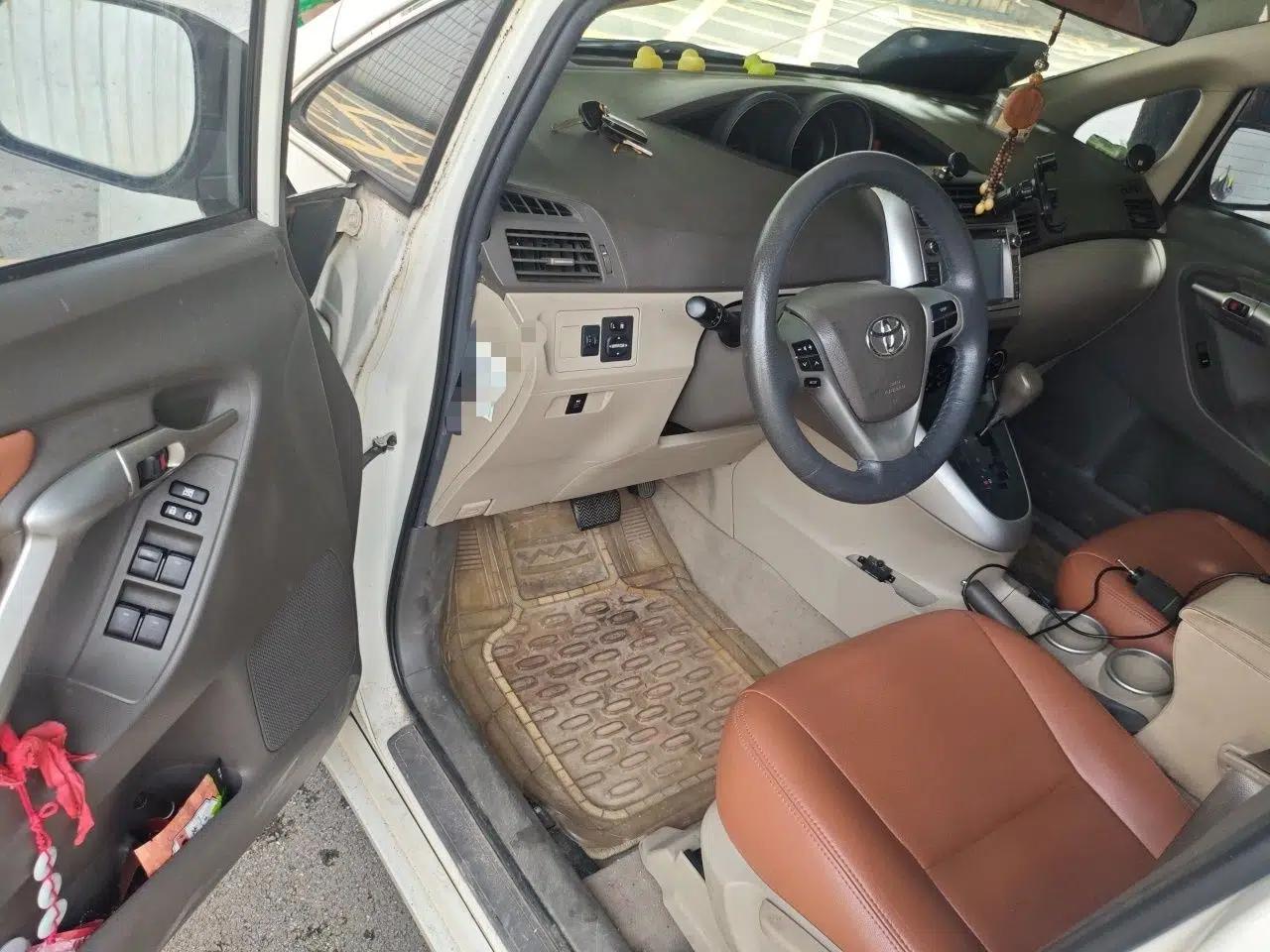 Toyota Verso 2011 180E CVT Elite Edition — миниатюра 16