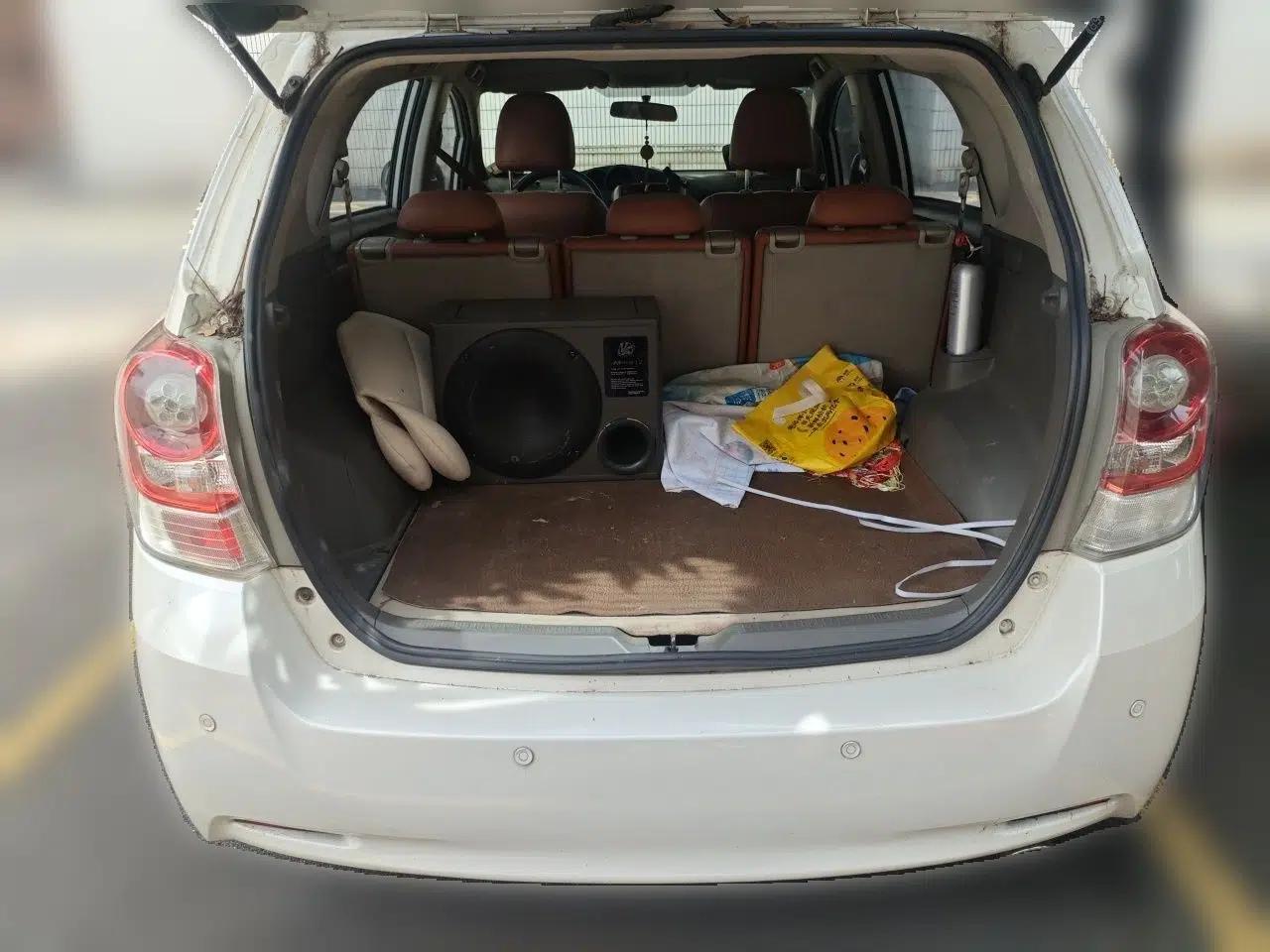 Toyota Verso 2011 180E CVT Elite Edition — миниатюра 19
