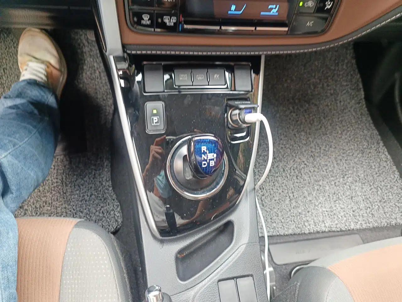 Toyota Corolla Hybrid E+ 2019 1.8L E-CVT Leading Edition — миниатюра 14