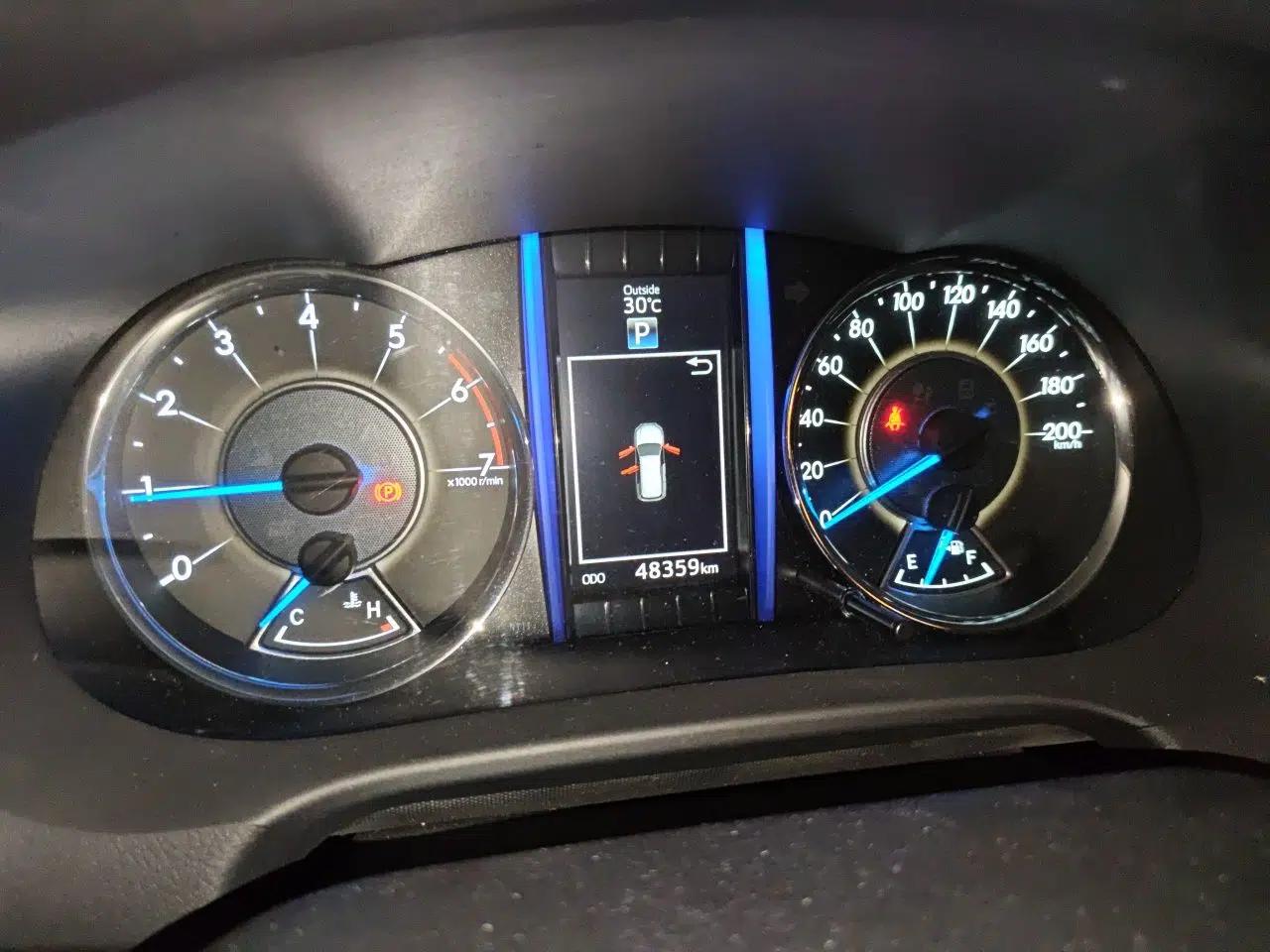 Toyota Fortuner Toyota Fortuner 2019, 2.7-liter engine, seven-seater, no sunroof, white, parallel import. — миниатюра 11
