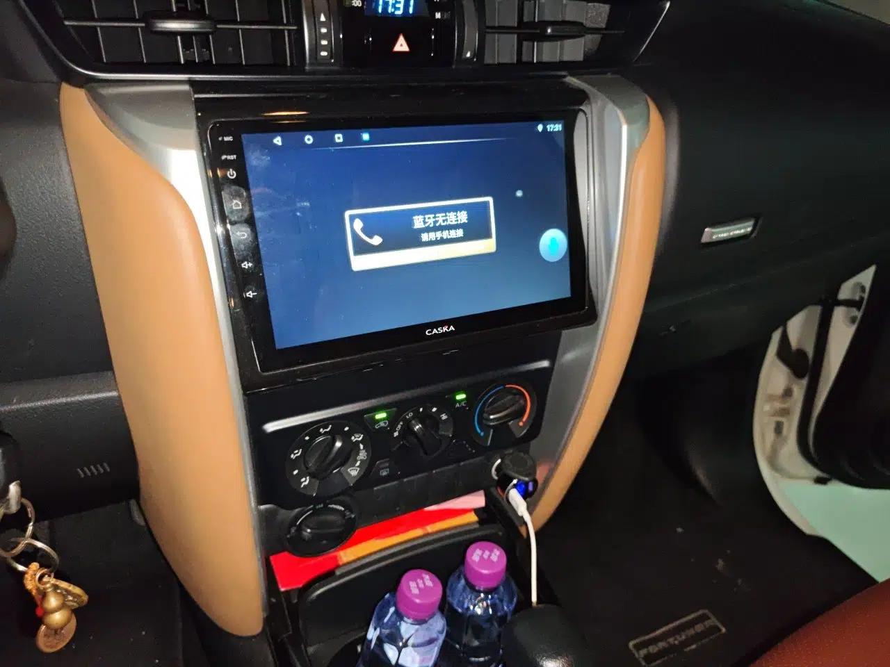Toyota Fortuner Toyota Fortuner 2019, 2.7-liter engine, seven-seater, no sunroof, white, parallel import. — миниатюра 13