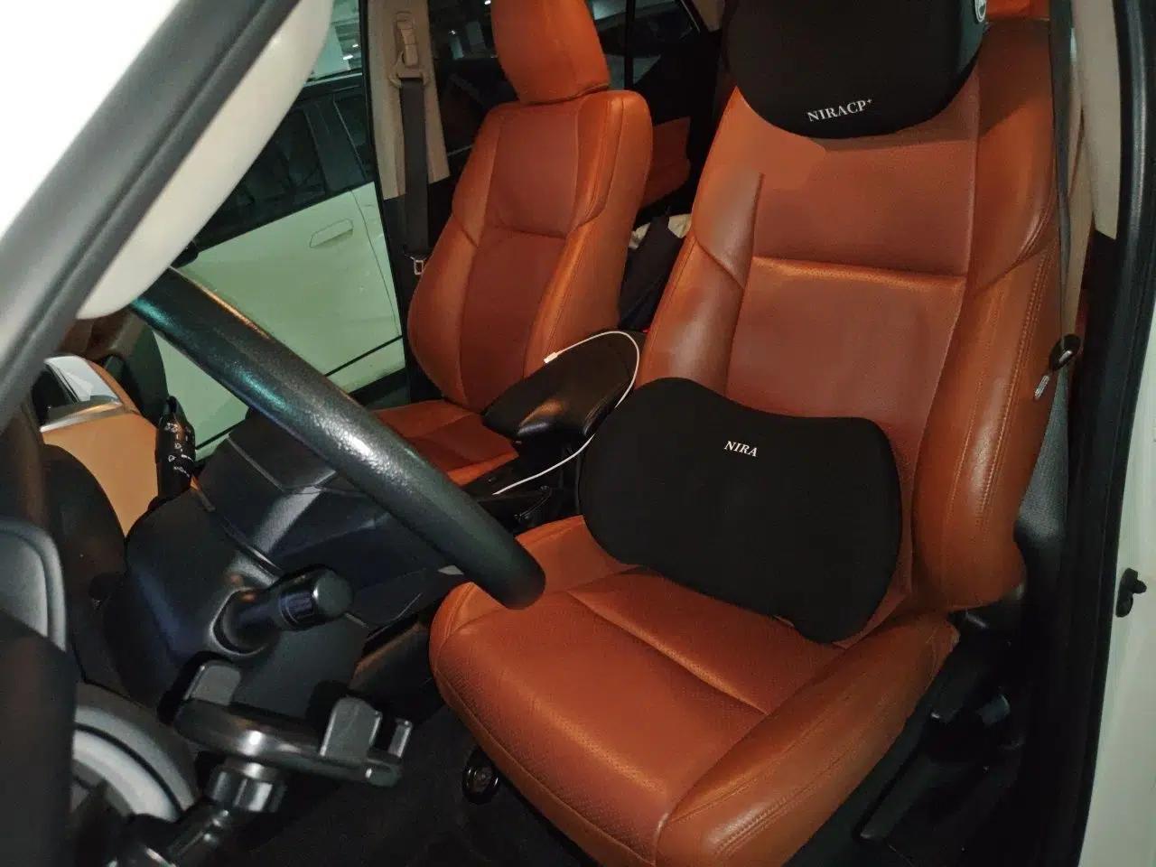 Toyota Fortuner Toyota Fortuner 2019, 2.7-liter engine, seven-seater, no sunroof, white, parallel import. — миниатюра 15