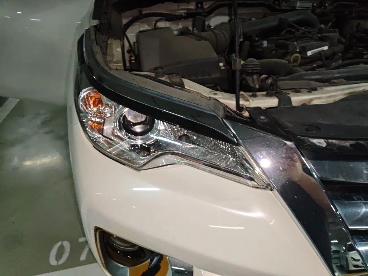 Toyota Fortuner Toyota Fortuner 2019, 2.7-liter engine, seven-seater, no sunroof, white, parallel import. — миниатюра 7