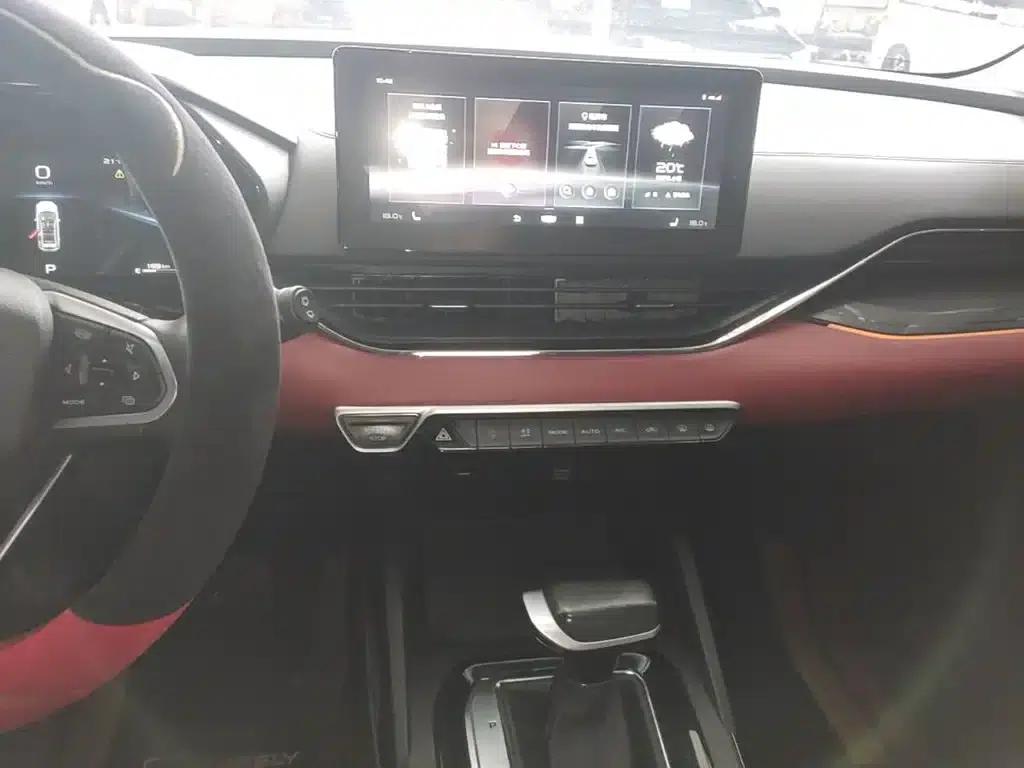 Geely Emgrand S 2021 1.4T CVT Premium Edition — миниатюра 13
