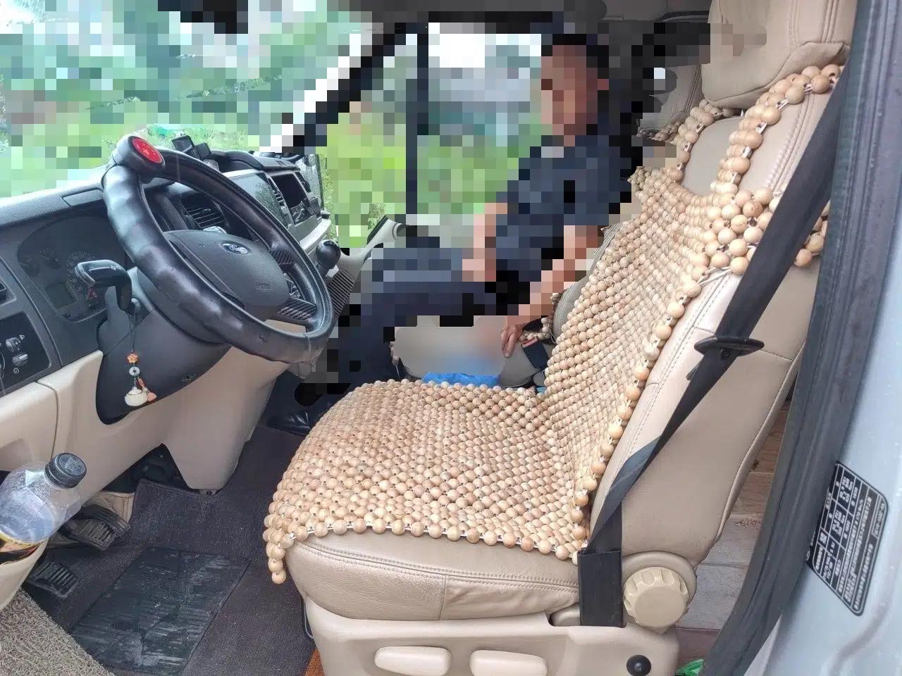 Ford Transit Custom 2016 2.4T Short Wheelbase 7-Seater Mid-Height Passenger Van — миниатюра 15