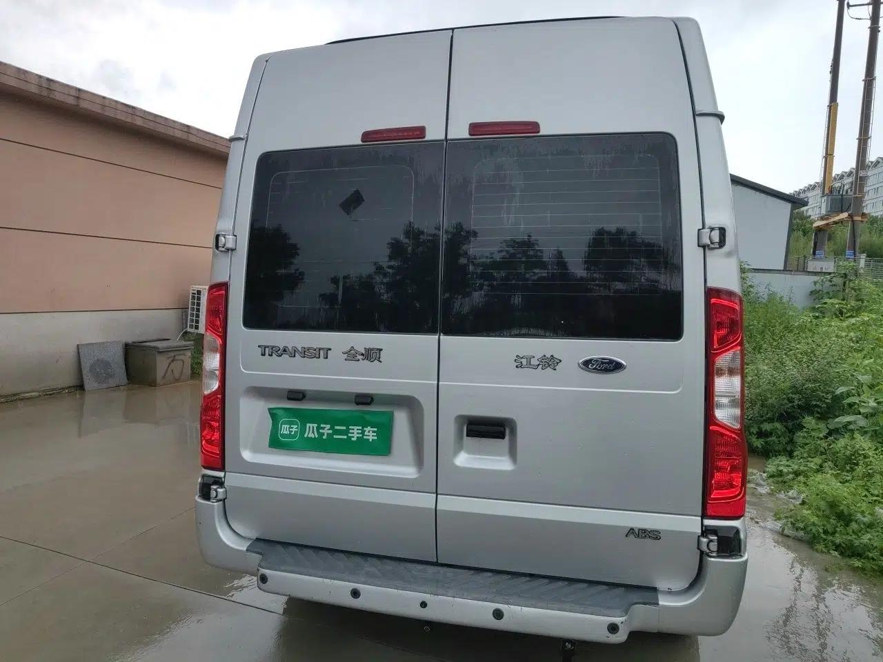 Ford Transit Custom 2016 2.4T Short Wheelbase 7-Seater Mid-Height Passenger Van — миниатюра 5