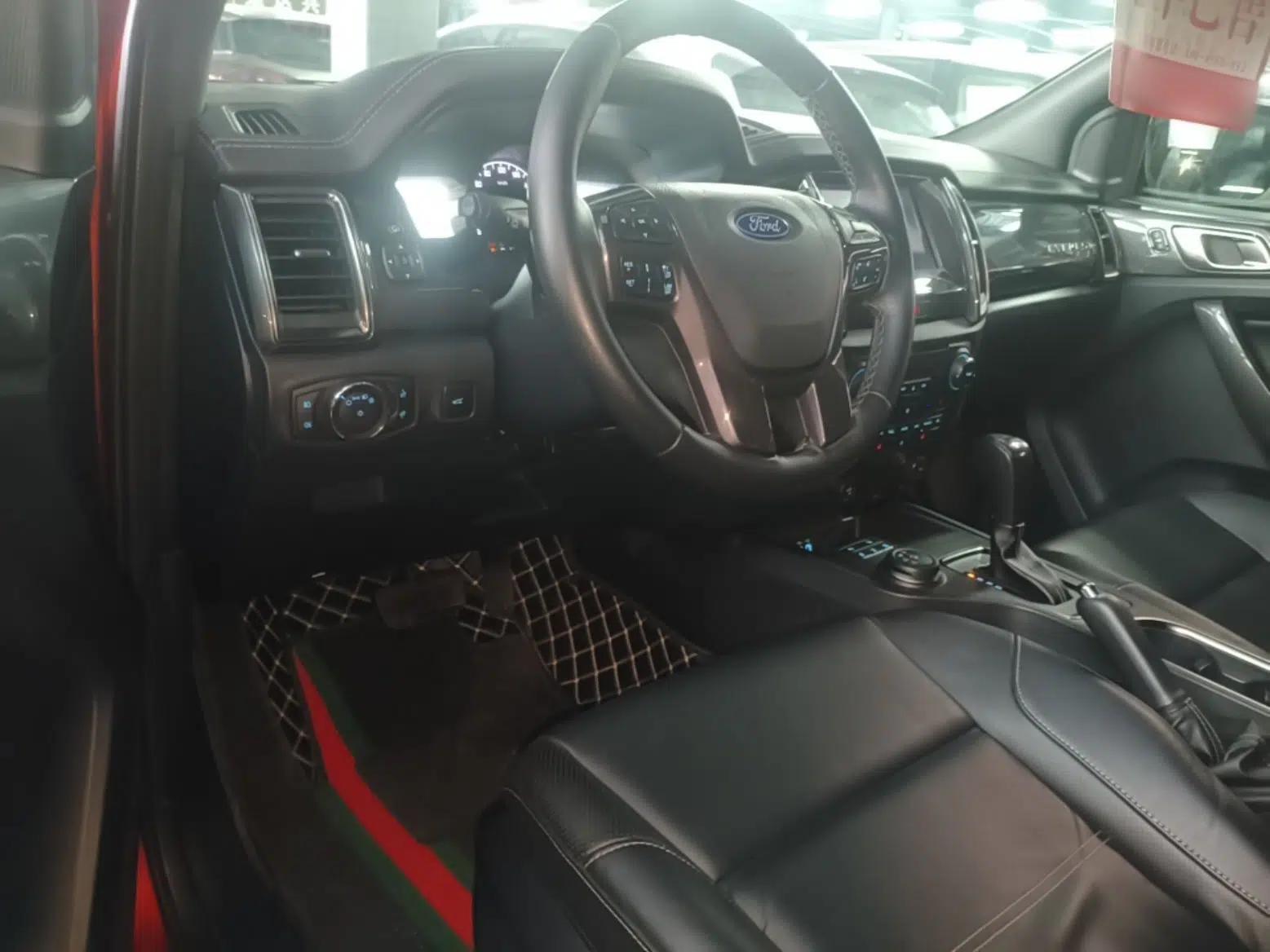 Ford Everest 2017 2.0T Gasoline Automatic 4x4 Flagship Edition 7 Seats — миниатюра 17