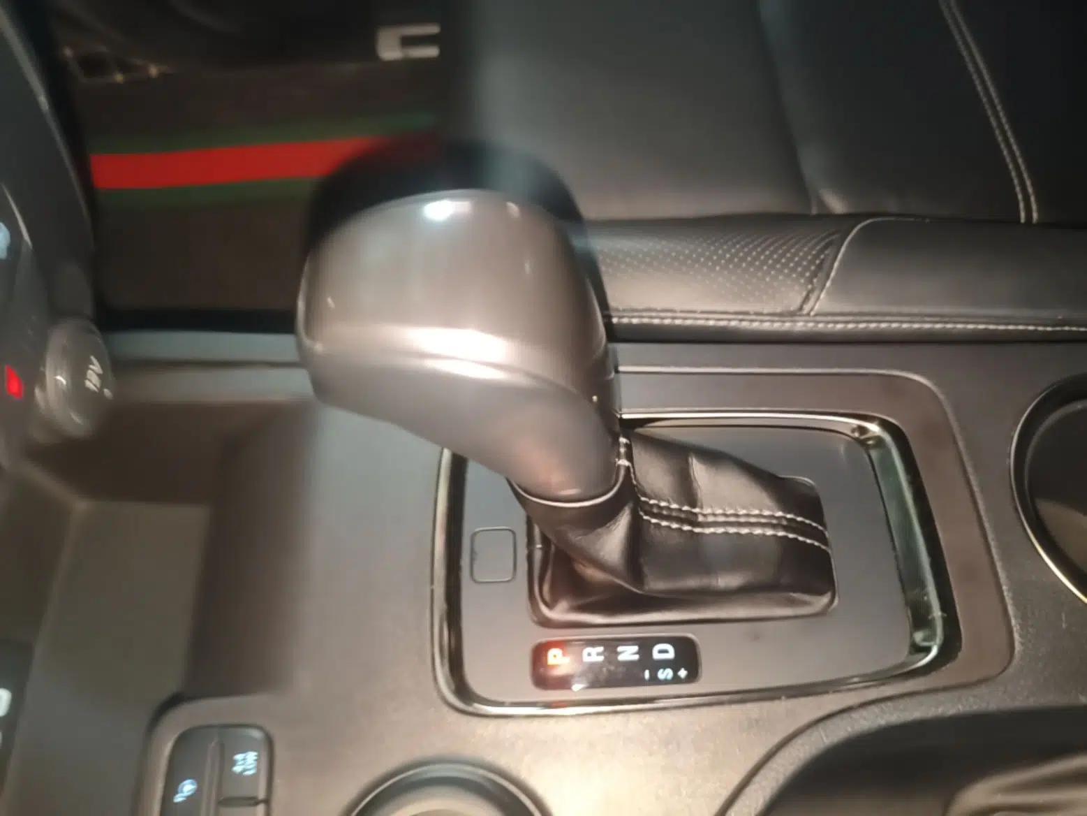 Ford Everest 2017 2.0T Gasoline Automatic 4x4 Flagship Edition 7 Seats — миниатюра 21