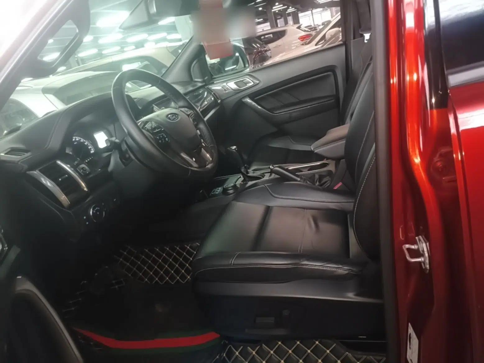 Ford Everest 2017 2.0T Gasoline Automatic 4x4 Flagship Edition 7 Seats — миниатюра 22