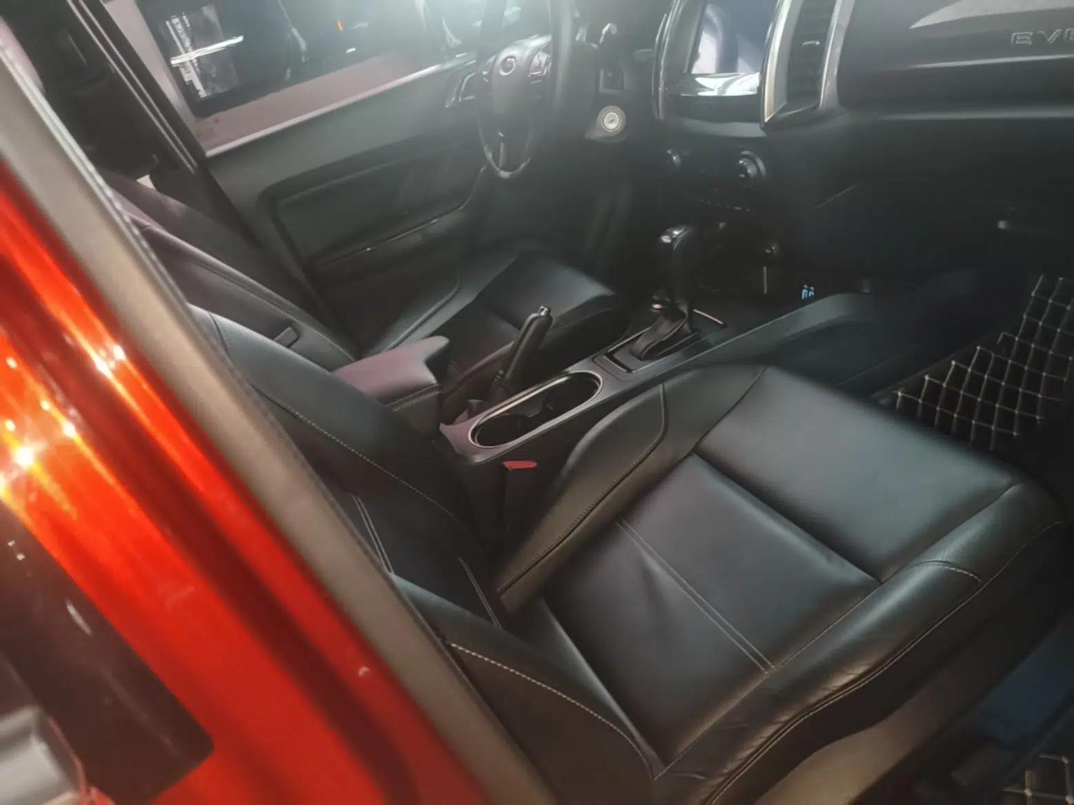 Ford Everest 2017 2.0T Gasoline Automatic 4x4 Flagship Edition 7 Seats — миниатюра 24