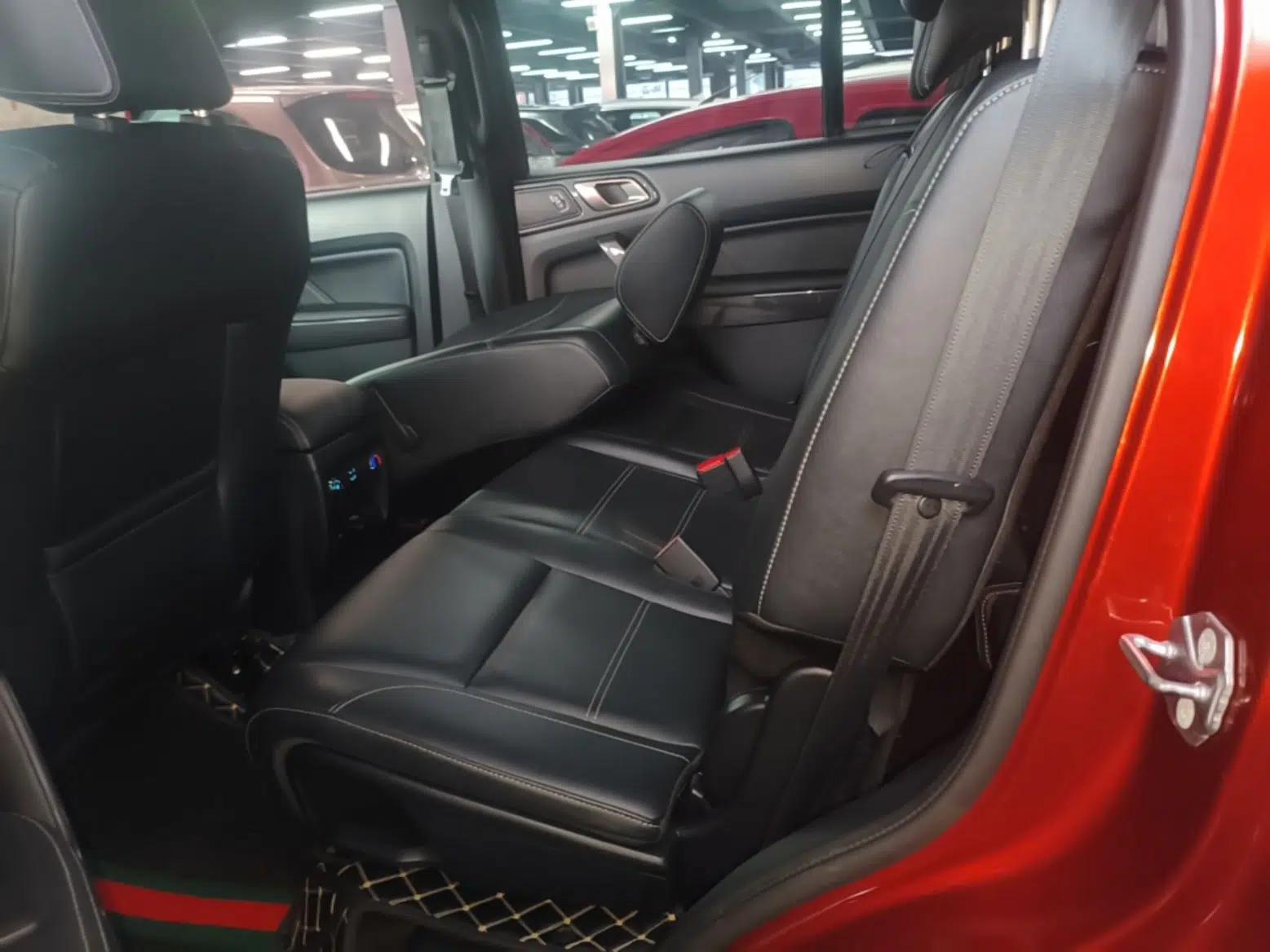 Ford Everest 2017 2.0T Gasoline Automatic 4x4 Flagship Edition 7 Seats — миниатюра 25