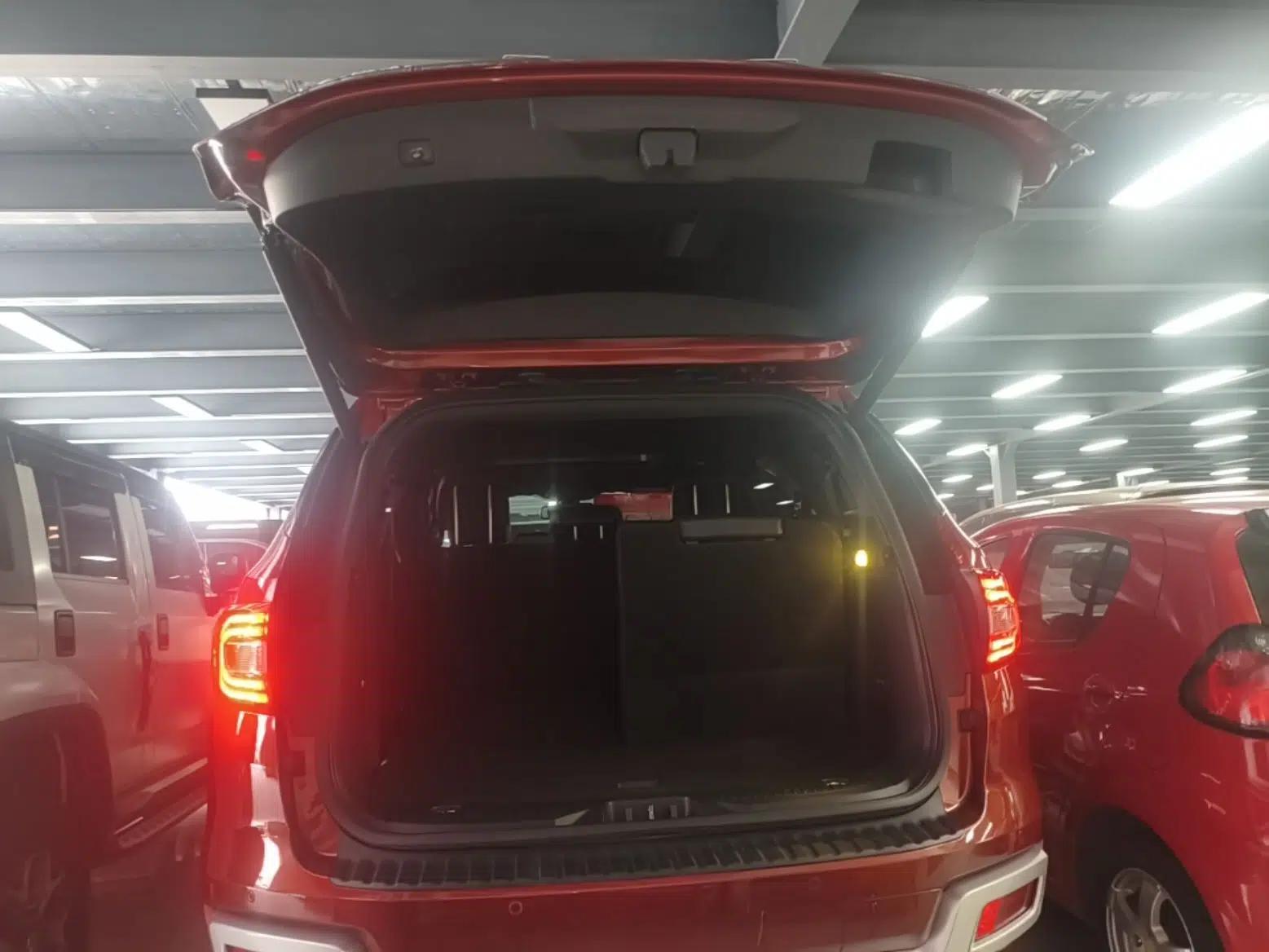 Ford Everest 2017 2.0T Gasoline Automatic 4x4 Flagship Edition 7 Seats — миниатюра 27