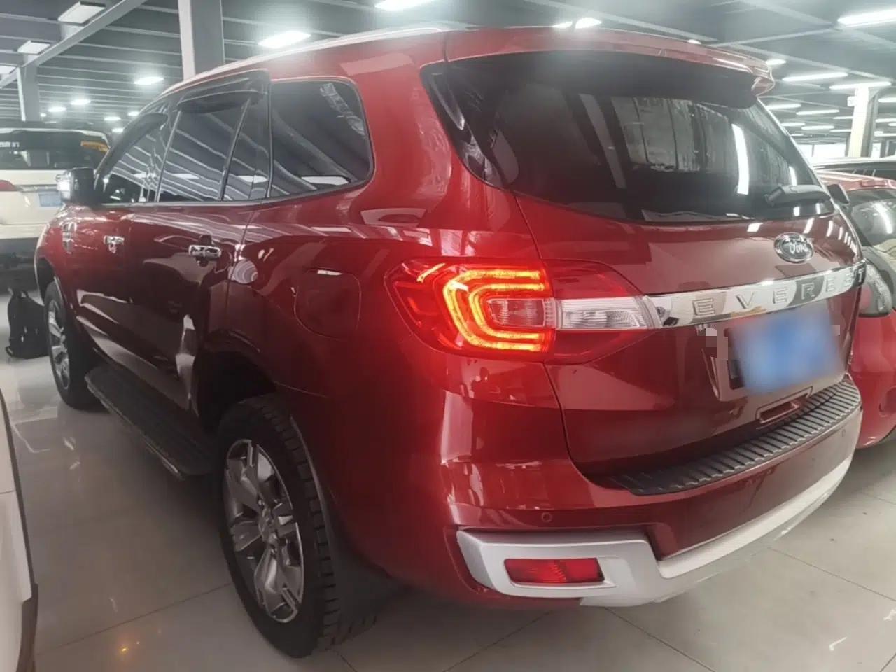 Ford Everest 2017 2.0T Gasoline Automatic 4x4 Flagship Edition 7 Seats — миниатюра 4