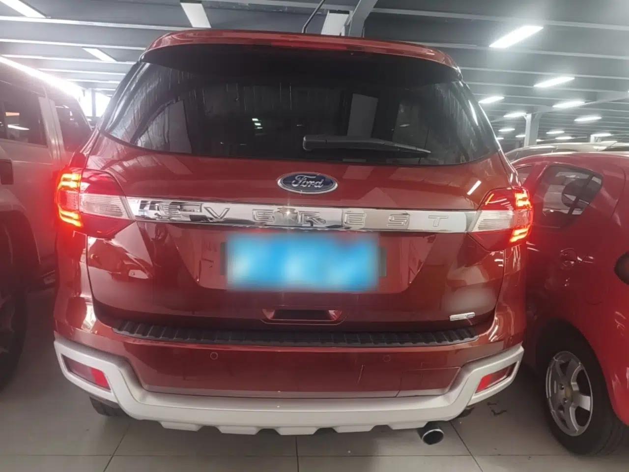 Ford Everest 2017 2.0T Gasoline Automatic 4x4 Flagship Edition 7 Seats — миниатюра 5