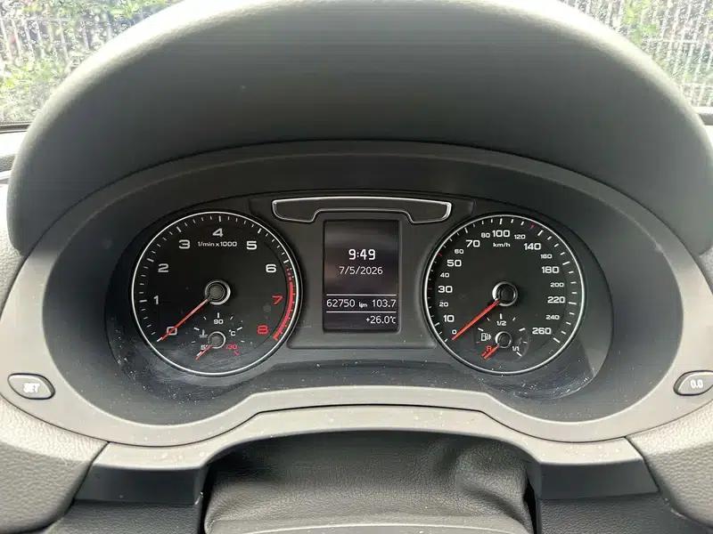 Audi Q3 2018 30th Anniversary Edition 30 TFSI Fashion Model — миниатюра 7