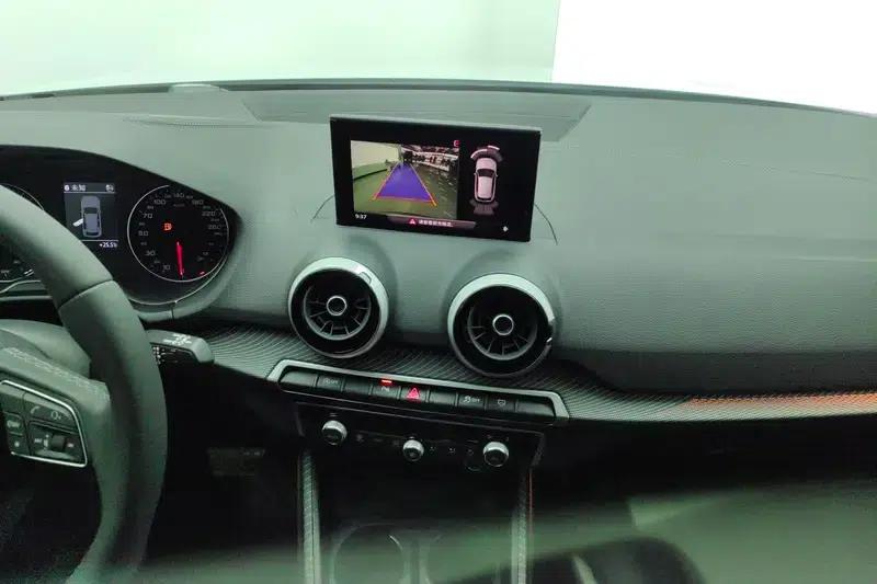 Audi Q3 2023 35 TFSI Fashion Dynamic Edition — миниатюра 12