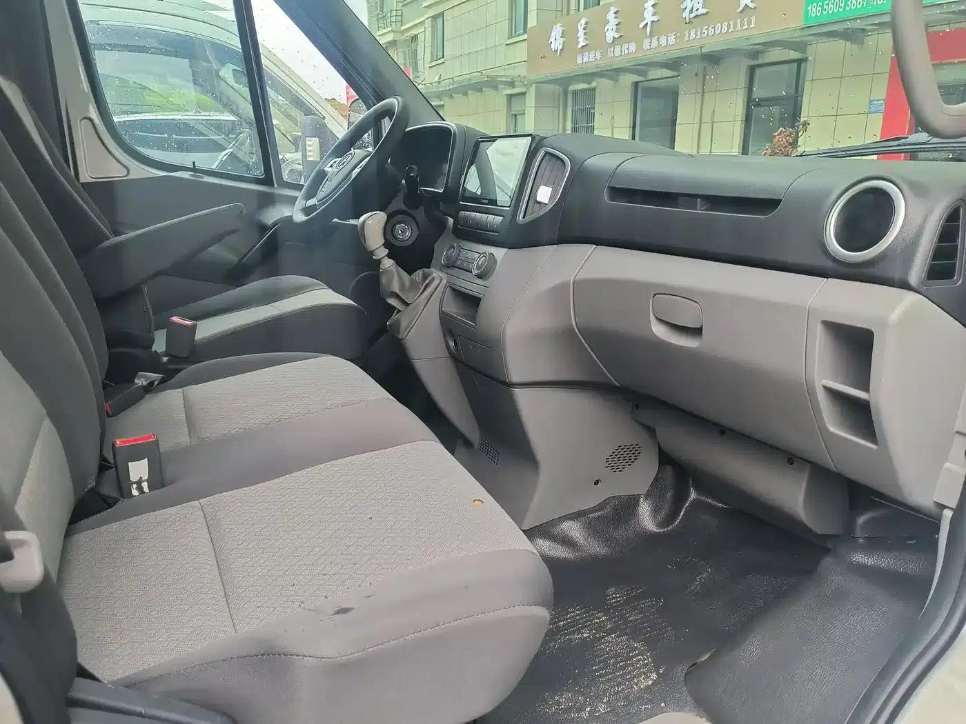 Starlight 2024 2.0T Long Wheelbase Express Single Tire Roof 5/6/7 Seats — миниатюра 4