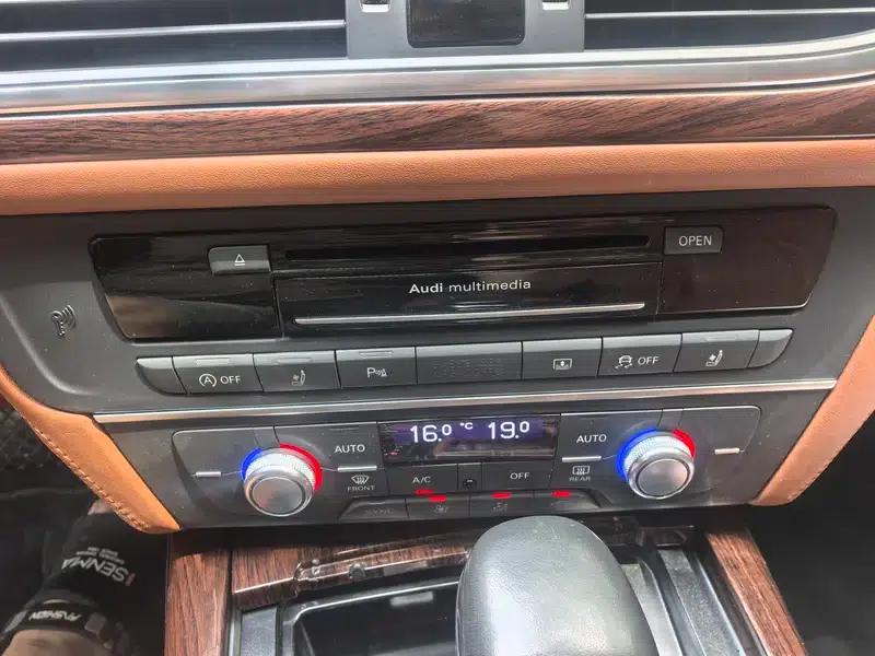 Audi A6L 2018 30th Anniversary Edition 30 FSI Fashion Model — миниатюра 8