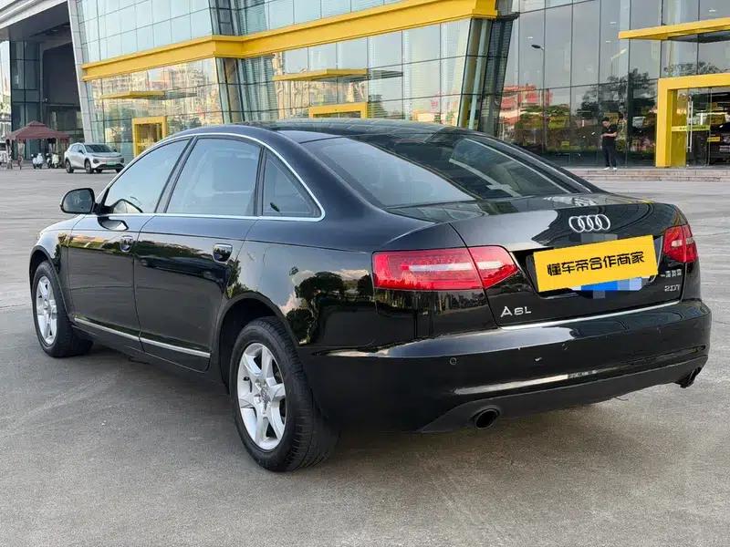Audi A6L 2011 2.0 TFSI Automatic Standard Edition — миниатюра 4