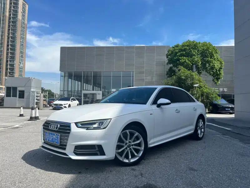 Audi A4L 2018 30th Anniversary Edition 40 TFSI Fashion Model — миниатюра 1