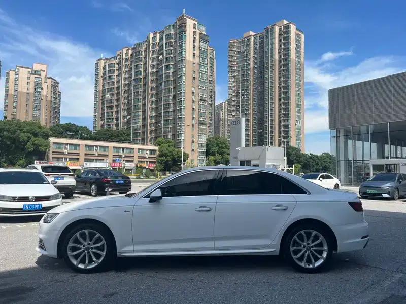 Audi A4L 2018 30th Anniversary Edition 40 TFSI Fashion Model — миниатюра 3