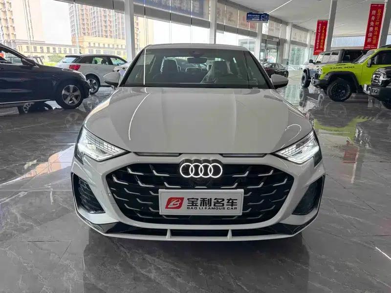 Audi A3 2025 A3L Limousine 35 TFSI Flying Spur Enjoyment Edition — миниатюра 2