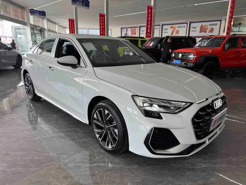Audi A3 2025 A3L Limousine 35 TFSI Flying Spur Enjoyment Edition — миниатюра 3