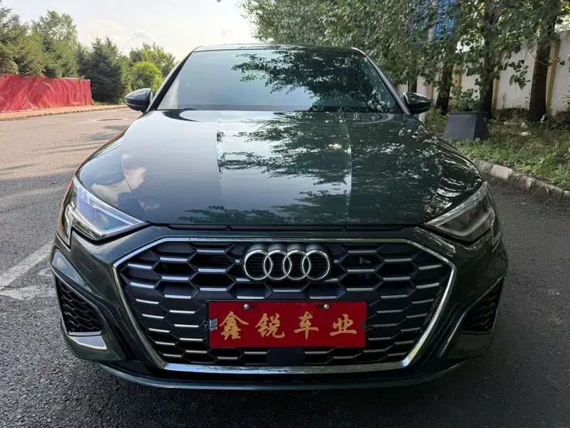 2023 Audi A3 A3L Limousine 35 TFSI Luxury Sport — миниатюра 2