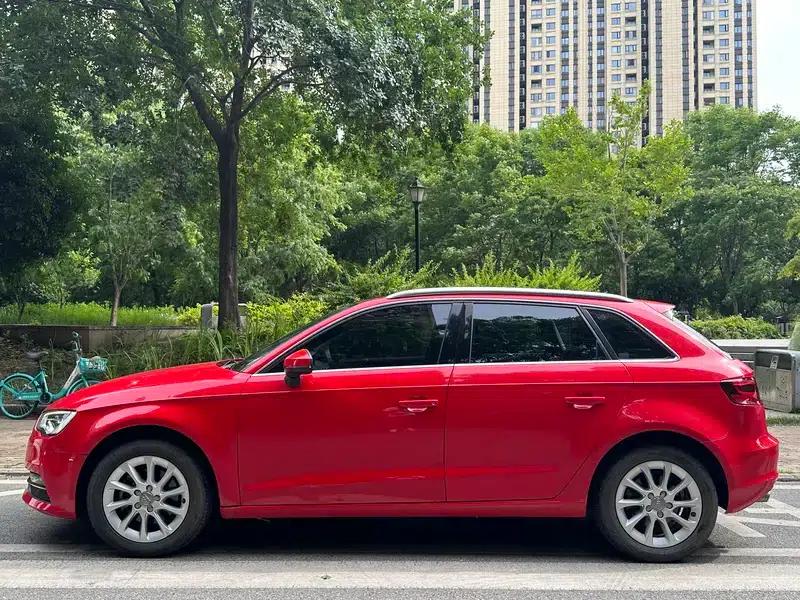 Audi A3 2015 Sportback 35 TFSI Millionth Anniversary Smart Edition — миниатюра 3