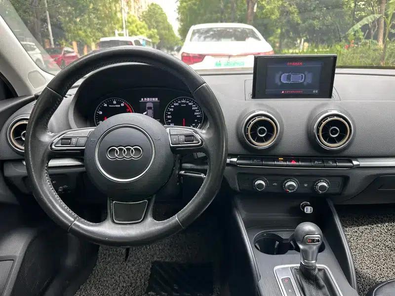 Audi A3 2015 Sportback 35 TFSI Millionth Anniversary Smart Edition — миниатюра 7